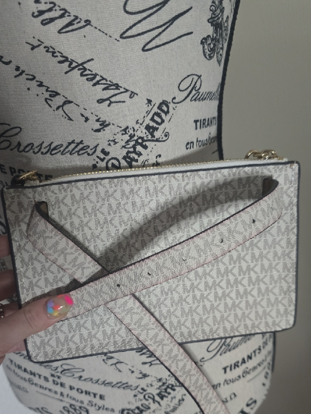 Michael Kors Cream MK W/ Gold Hardware & Gold Chain Belt Bag (NWOT)(S)✨️🤍✨️ - Picture 9 of 9